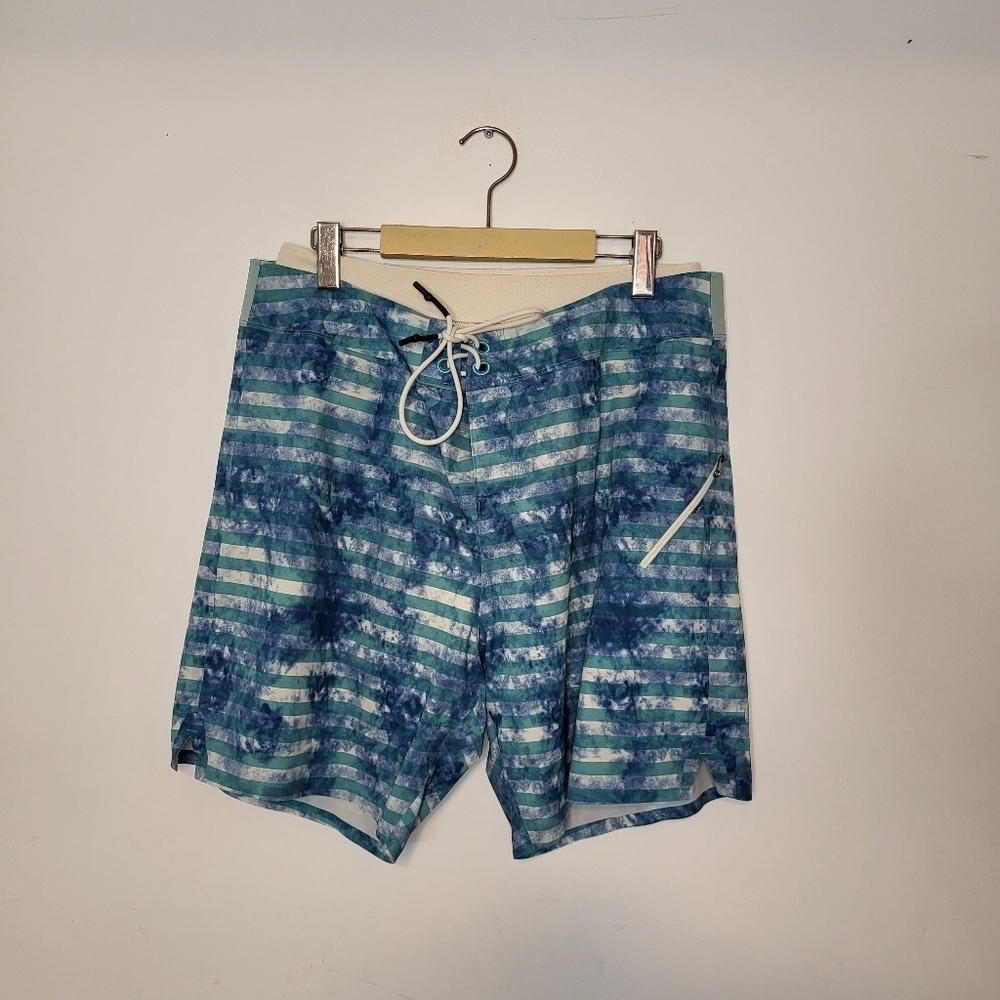 Lululemon El Current Short 9” Lined Size 36